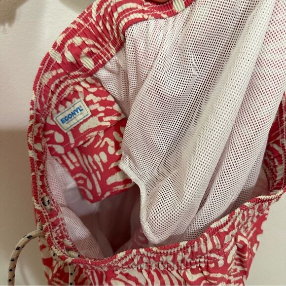 J‎ Crew Men’s Tropical Red White Print Swim Shorts size Medium - Picture 9 of 9